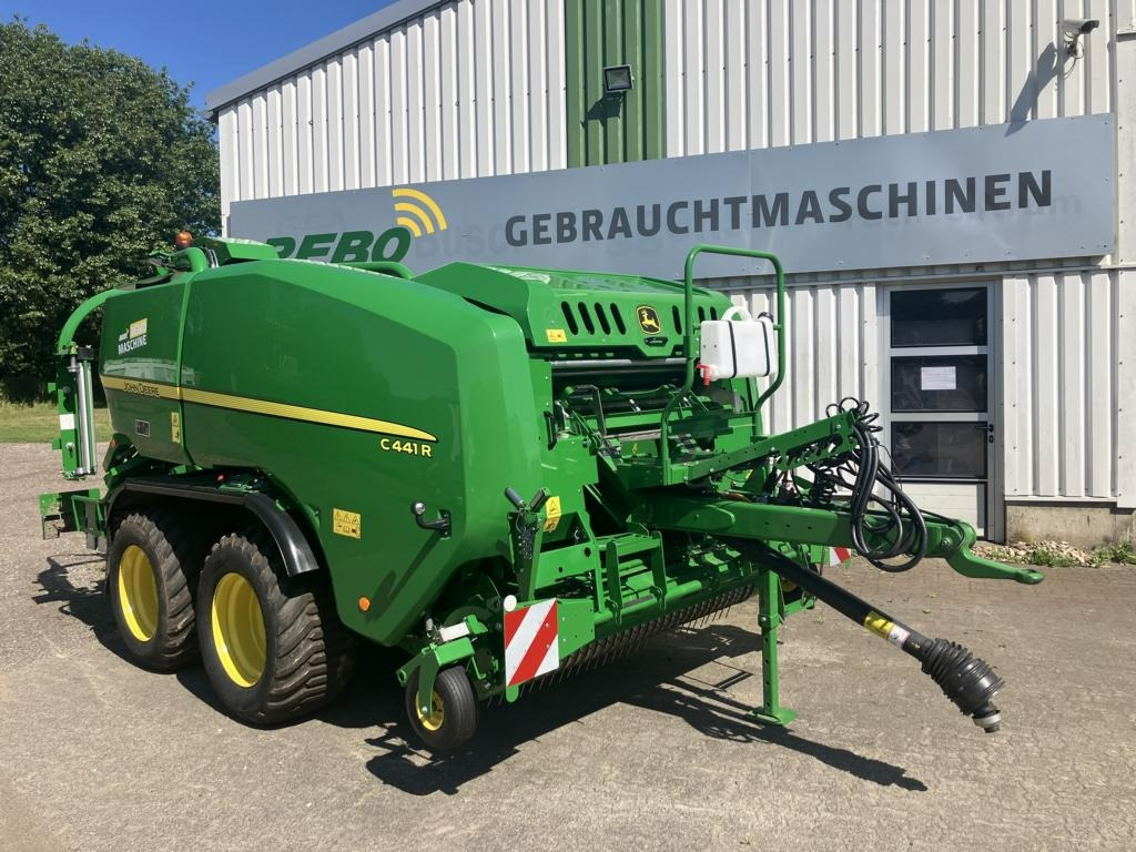 John Deere FESTKAMMER-KOMBIPRESSE C441R - Saman makinesi: fotoğraf 1 John Deere FESTKAMMER-KOMBIPRESSE C441R - Saman makinesi: fotoğraf 1