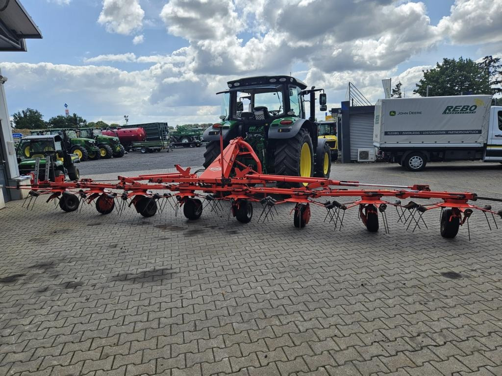 Kuhn GF 8702 - Ot toplama tırmığı: fotoğraf 1 Kuhn GF 8702 - Ot toplama tırmığı: fotoğraf 1