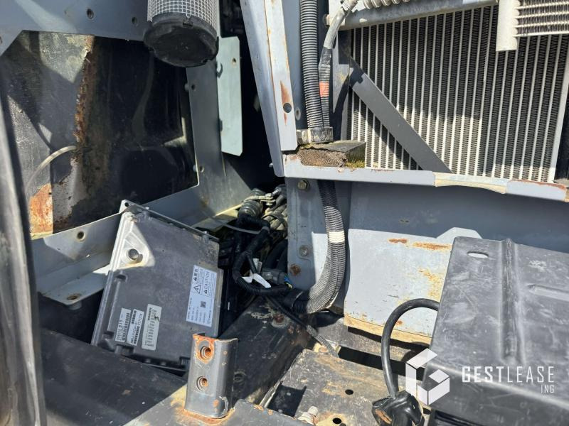 Paletli ekskavatör Hitachi ZX180LC-5B: fotoğraf 14