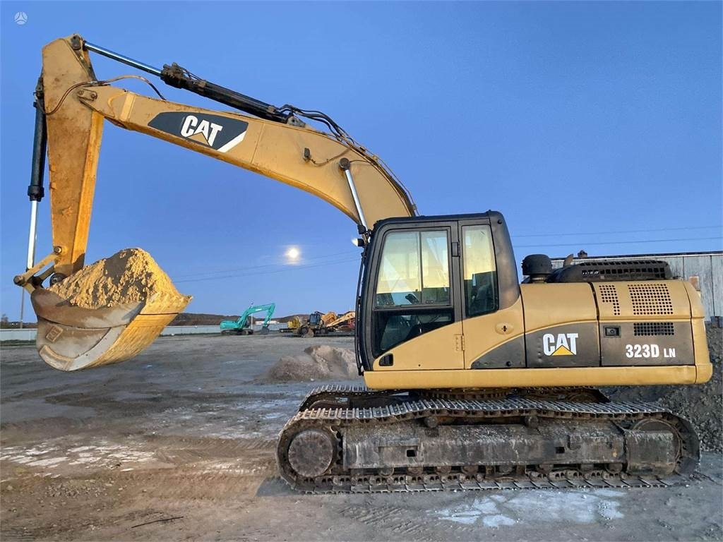 CAT 323 DLN - Paletli ekskavatör: fotoğraf 2 CAT 323 DLN - Paletli ekskavatör: fotoğraf 2