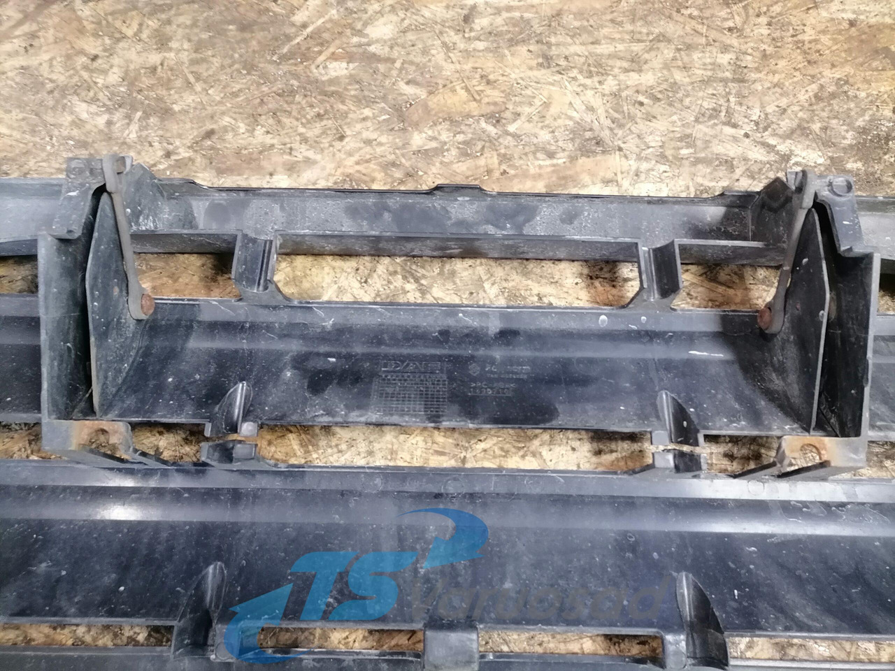 DAF Grille panel 1635802 - Izgara - Kamyon: fotoğraf 2 DAF Grille panel 1635802 - Izgara - Kamyon: fotoğraf 2