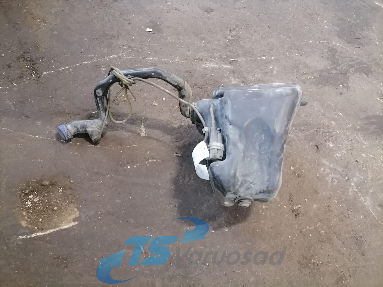 MAN Windscreen washer fluid tank 81264810079 - Silecek - Kamyon: fotoğraf 3 MAN Windscreen washer fluid tank 81264810079 - Silecek - Kamyon: fotoğraf 3