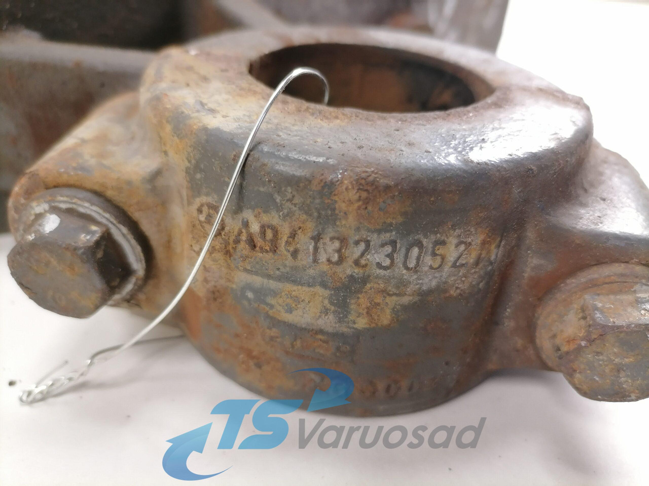 Mercedes-Benz Anti-roll bar bracket A9433232884 - Viraj denge çubuğu - Kamyon: fotoğraf 3 Mercedes-Benz Anti-roll bar bracket A9433232884 - Viraj denge çubuğu - Kamyon: fotoğraf 3