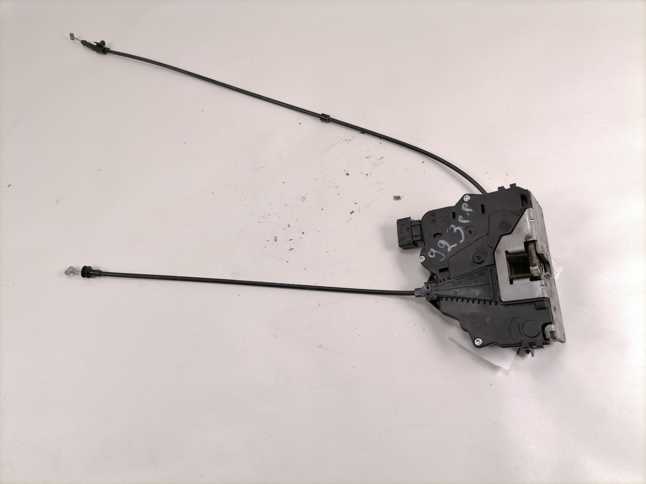 Mercedes-Benz Door lock A9607230101 - Kapı ve yedek parça - Kamyon: fotoğraf 3 Mercedes-Benz Door lock A9607230101 - Kapı ve yedek parça - Kamyon: fotoğraf 3