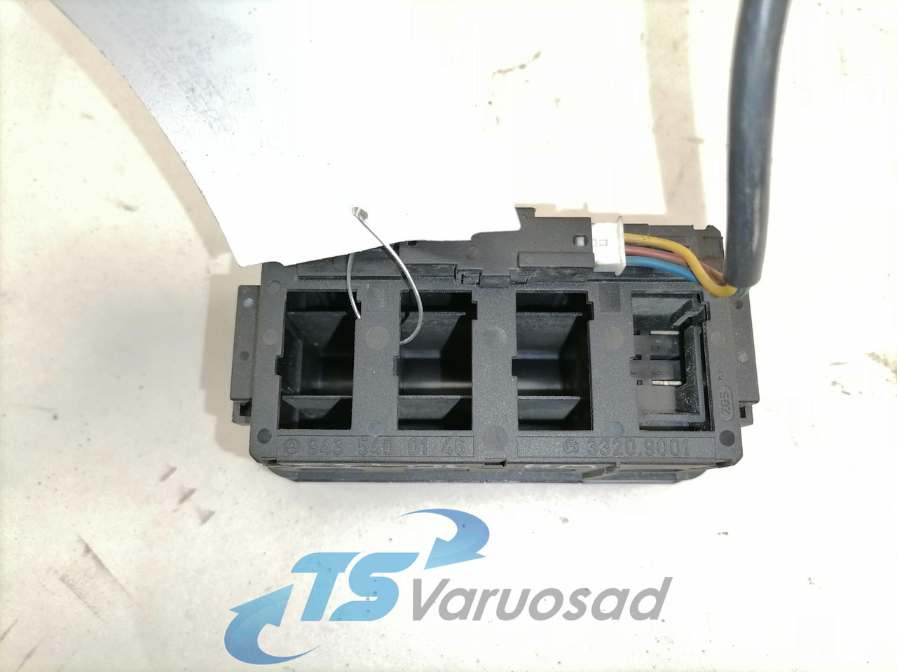 Mercedes-Benz Lülitite moodul 9435400146 - Kabin - Kamyon: fotoğraf 3 Mercedes-Benz Lülitite moodul 9435400146 - Kabin - Kamyon: fotoğraf 3