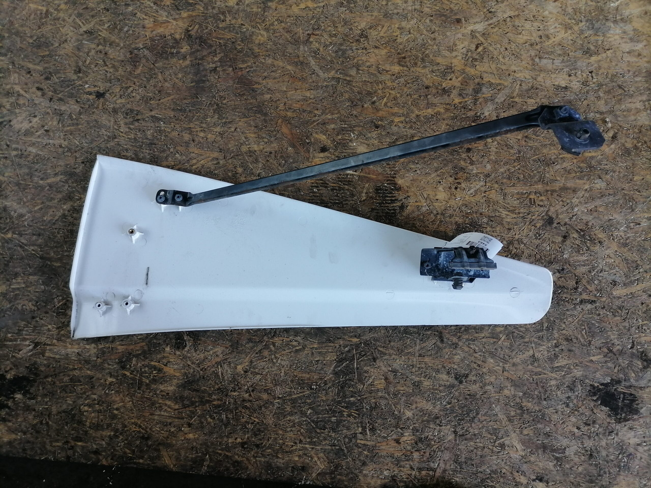 Scania Air deflector 1348513 - Aerodinamik/ Spoylerler - Kamyon: fotoğraf 3 Scania Air deflector 1348513 - Aerodinamik/ Spoylerler - Kamyon: fotoğraf 3