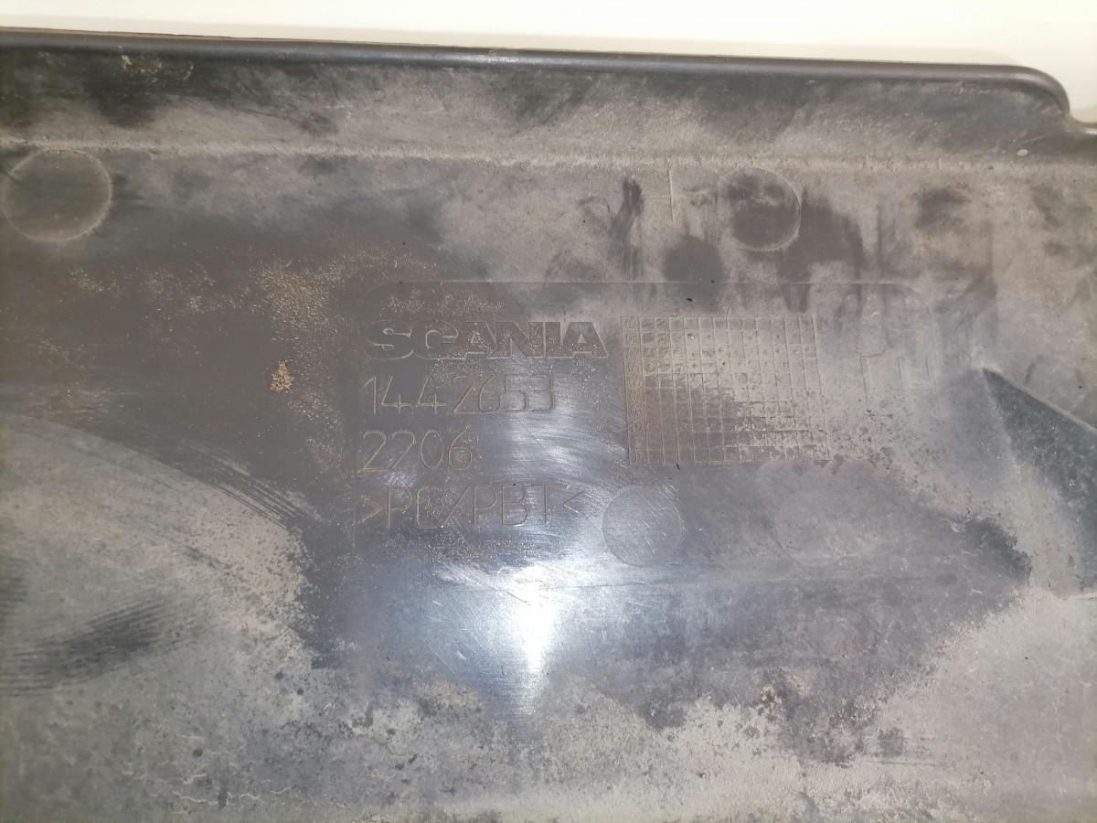 Scania Astmelaua plastik kate, ülemine vasak 1442653 - Basamak - Kamyon: fotoğraf 4 Scania Astmelaua plastik kate, ülemine vasak 1442653 - Basamak - Kamyon: fotoğraf 4
