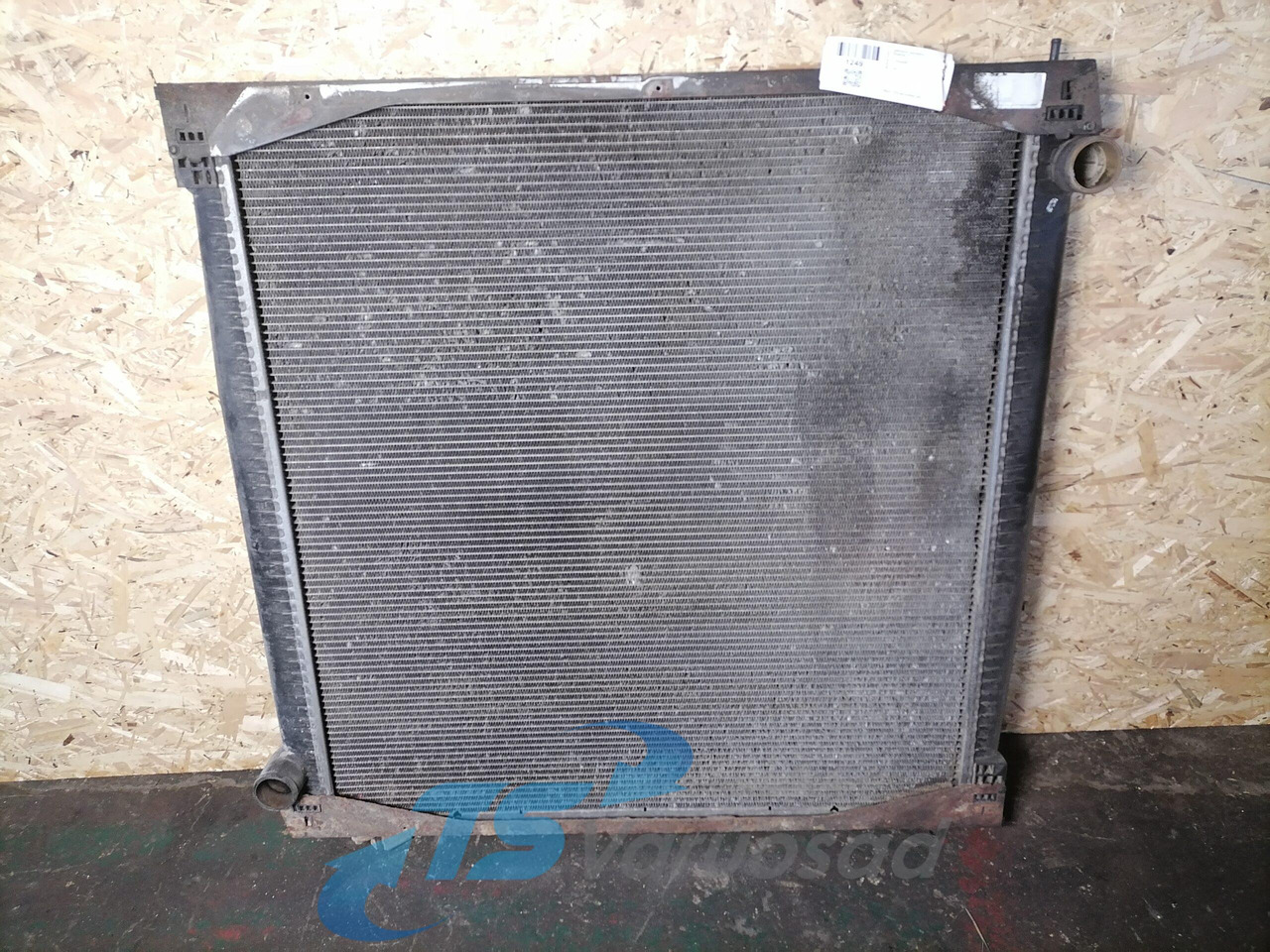 Scania Cooling radiator 1764886 - Radyatör - Kamyon: fotoğraf 1 Scania Cooling radiator 1764886 - Radyatör - Kamyon: fotoğraf 1