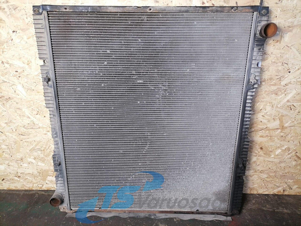Scania Cooling radiator 1769997 - Radyatör - Kamyon: fotoğraf 1 Scania Cooling radiator 1769997 - Radyatör - Kamyon: fotoğraf 1