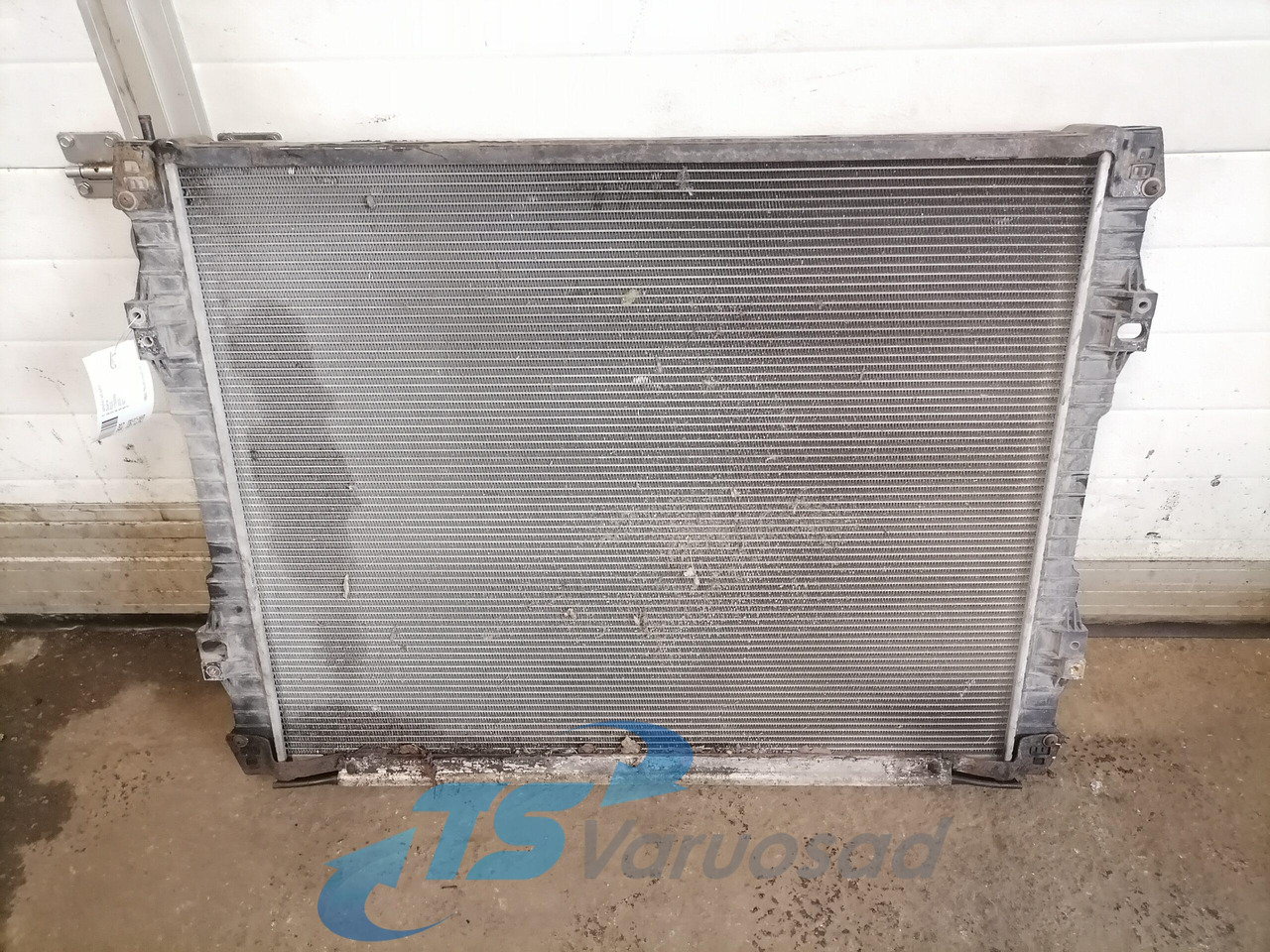 Scania Cooling radiator 1769999 - Radyatör - Kamyon: fotoğraf 2 Scania Cooling radiator 1769999 - Radyatör - Kamyon: fotoğraf 2