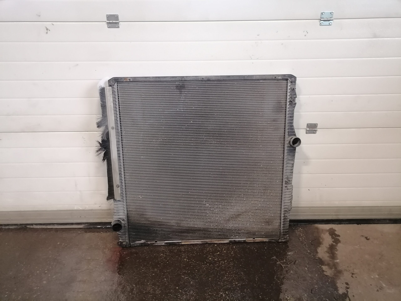 Scania Cooling radiator 1851542 - Radyatör - Kamyon: fotoğraf 1 Scania Cooling radiator 1851542 - Radyatör - Kamyon: fotoğraf 1