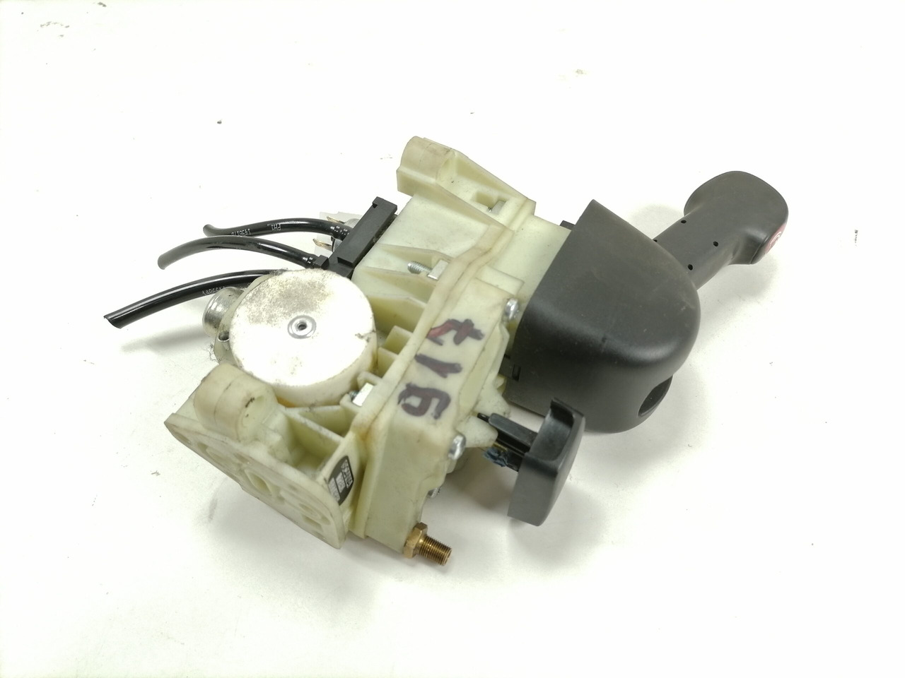 Scania Handbrake control lever 1774969 - Üniversal parça - Kamyon: fotoğraf 1 Scania Handbrake control lever 1774969 - Üniversal parça - Kamyon: fotoğraf 1