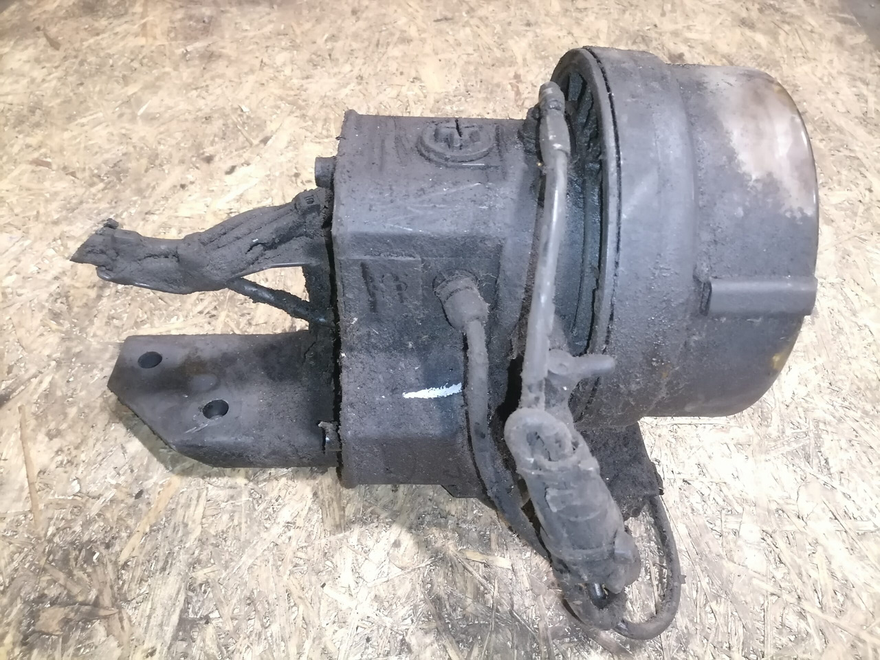 Scania Keskmäärde pump 1752505 - Üniversal parça - Kamyon: fotoğraf 4 Scania Keskmäärde pump 1752505 - Üniversal parça - Kamyon: fotoğraf 4