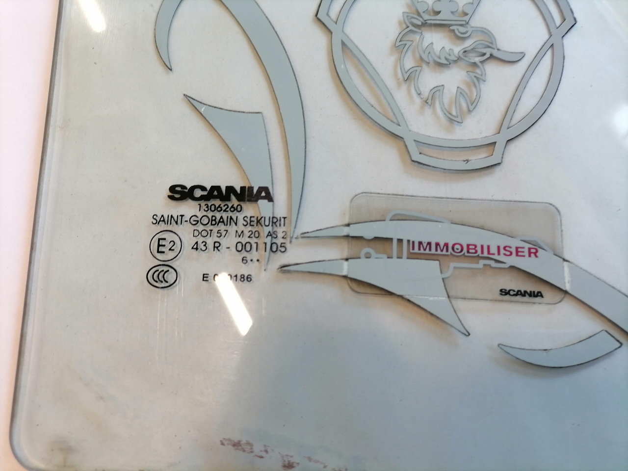 Scania Küljeklaas, parem 1306260 - Cam ve yedek parça - Kamyon: fotoğraf 3 Scania Küljeklaas, parem 1306260 - Cam ve yedek parça - Kamyon: fotoğraf 3