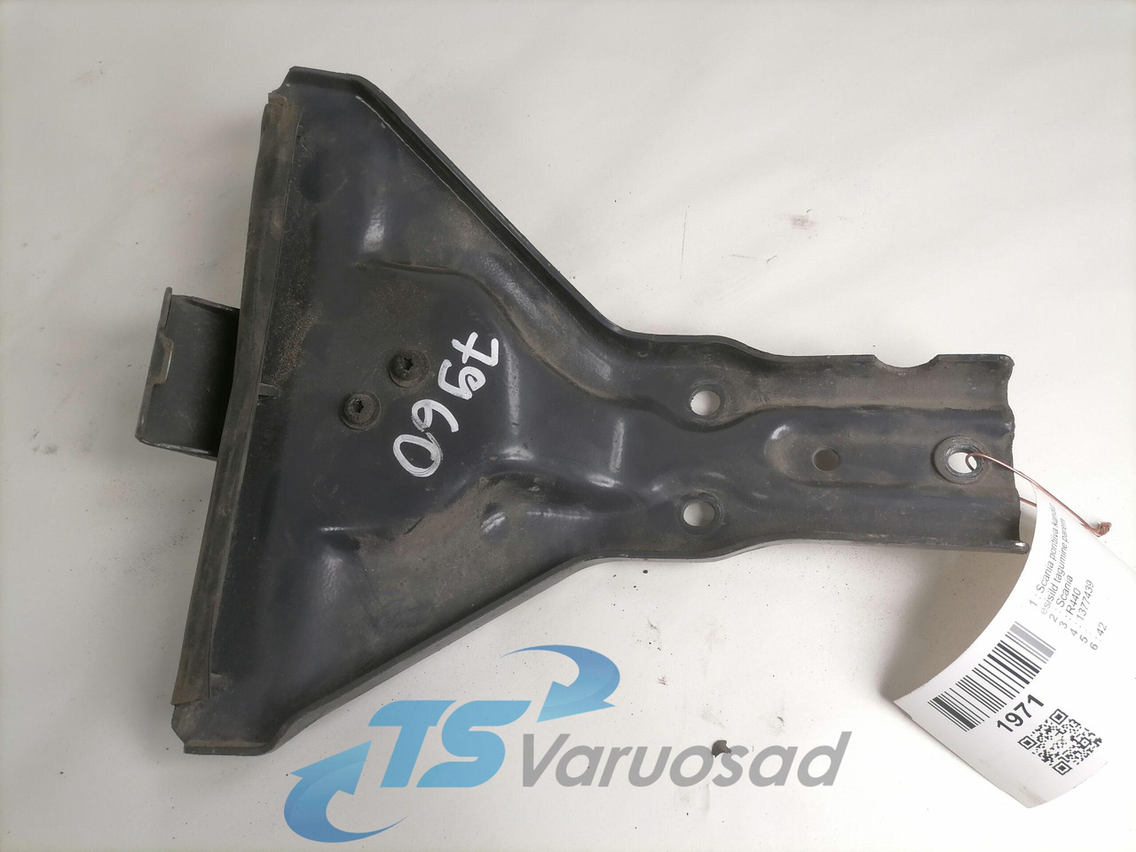 Scania Mudguard bracket 1377439 - Üniversal parça - Kamyon: fotoğraf 3 Scania Mudguard bracket 1377439 - Üniversal parça - Kamyon: fotoğraf 3