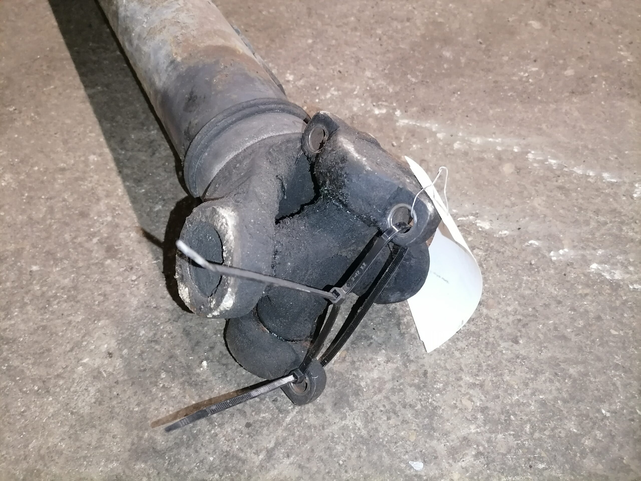 Scania Propeller shaft 1758265 - Şaft - Kamyon: fotoğraf 4 Scania Propeller shaft 1758265 - Şaft - Kamyon: fotoğraf 4