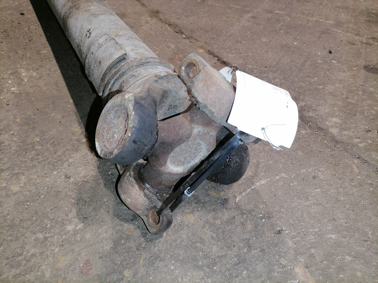 Scania Propeller shaft 1758279 - Şaft - Kamyon: fotoğraf 2 Scania Propeller shaft 1758279 - Şaft - Kamyon: fotoğraf 2