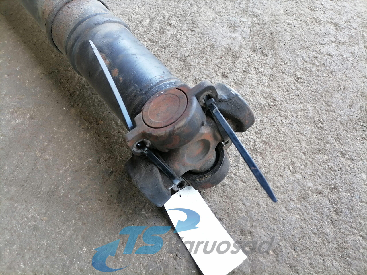 Scania Propeller shaft 1758600 - Şaft - Kamyon: fotoğraf 3 Scania Propeller shaft 1758600 - Şaft - Kamyon: fotoğraf 3