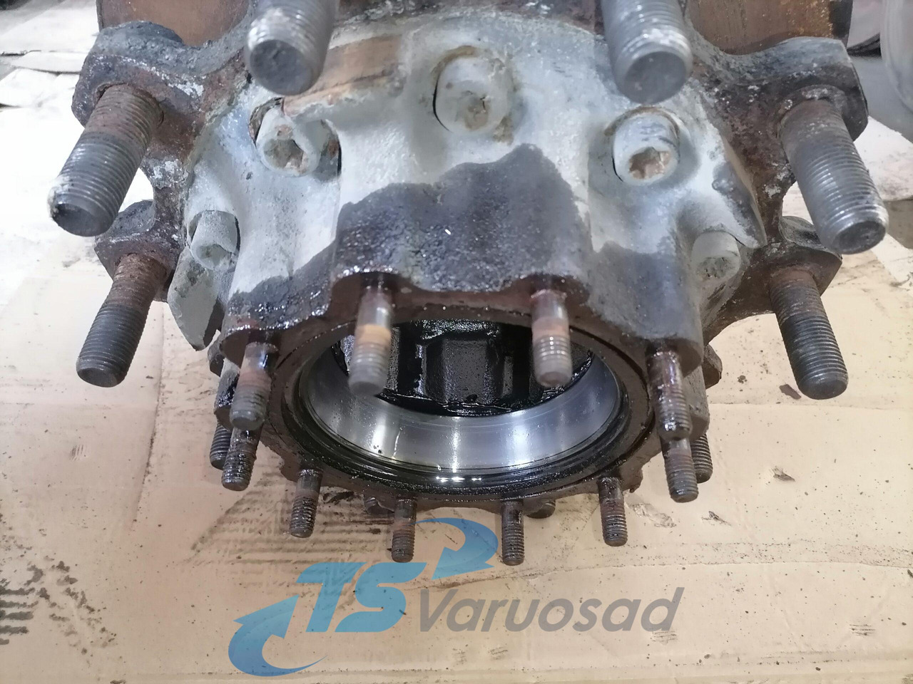 Scania Rear axel hub 2290542 - Üniversal parça - Kamyon: fotoğraf 4 Scania Rear axel hub 2290542 - Üniversal parça - Kamyon: fotoğraf 4