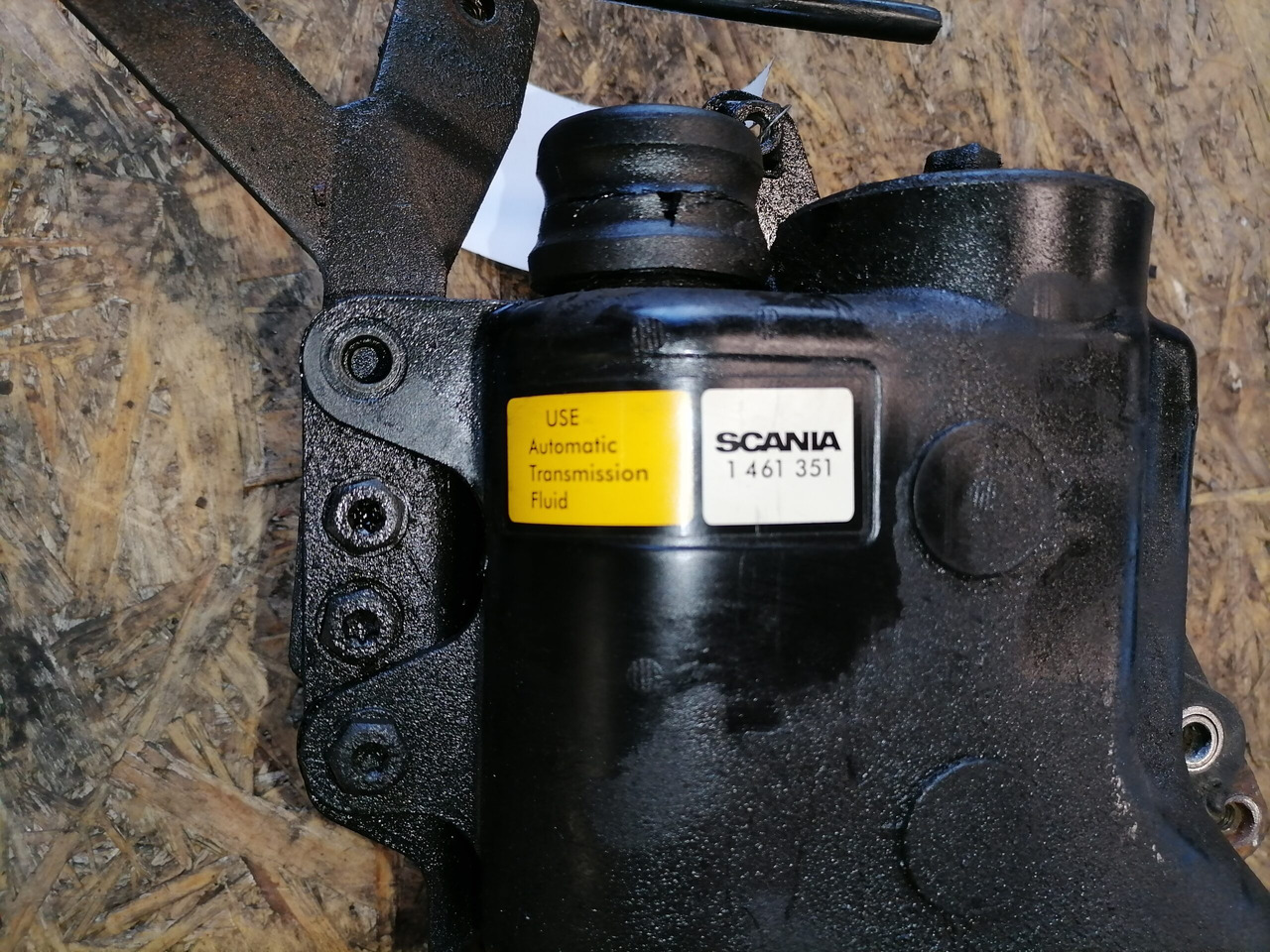 Scania Scania steering oil tank 1461351 - Direksiyon hortumu - Kamyon: fotoğraf 4 Scania Scania steering oil tank 1461351 - Direksiyon hortumu - Kamyon: fotoğraf 4