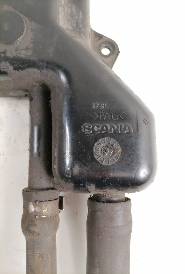 Scania Scania steering oil tank 1894289 - Direksiyon hortumu - Kamyon: fotoğraf 2 Scania Scania steering oil tank 1894289 - Direksiyon hortumu - Kamyon: fotoğraf 2