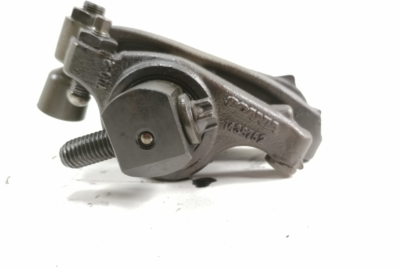 Scania Set of rockers with shaft 1520439 - Üniversal parça - Kamyon: fotoğraf 4 Scania Set of rockers with shaft 1520439 - Üniversal parça - Kamyon: fotoğraf 4