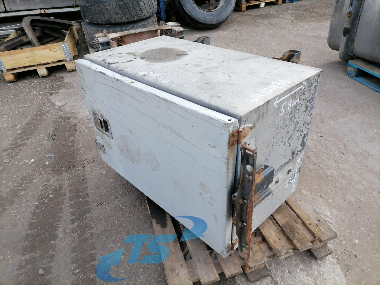 Scania Tool box - Üniversal parça - Kamyon: fotoğraf 1 Scania Tool box - Üniversal parça - Kamyon: fotoğraf 1