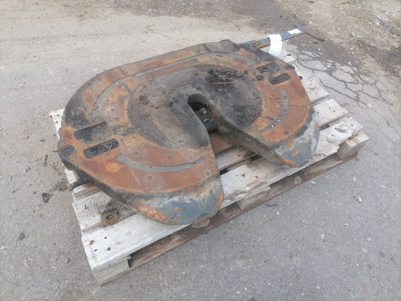 Universaalne Fifht wheel JOST - Beşinci teker - Kamyon: fotoğraf 2 Universaalne Fifht wheel JOST - Beşinci teker - Kamyon: fotoğraf 2