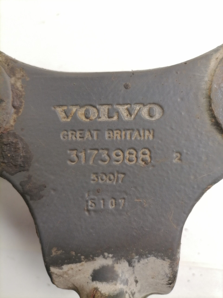 Volvo Anti-roll bar bracket 3173988 - Viraj denge çubuğu - Kamyon: fotoğraf 4 Volvo Anti-roll bar bracket 3173988 - Viraj denge çubuğu - Kamyon: fotoğraf 4