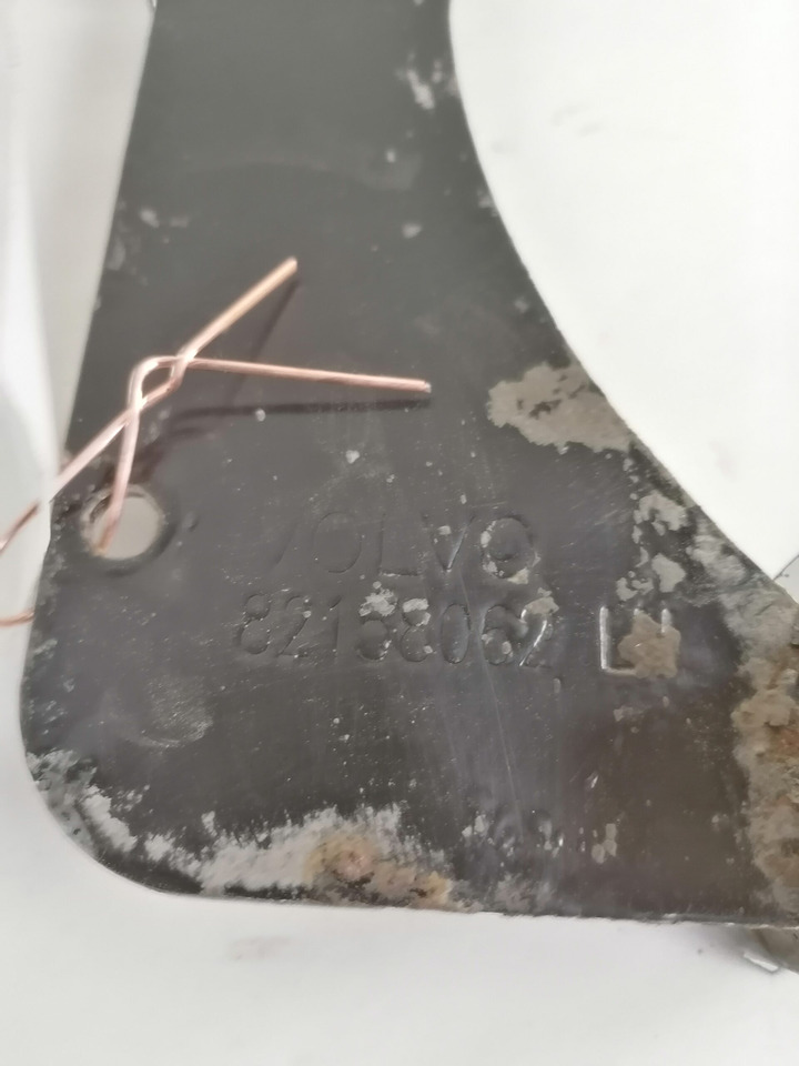 Volvo Bracket 82158062 - Çerçeve/ Şasi - Kamyon: fotoğraf 3 Volvo Bracket 82158062 - Çerçeve/ Şasi - Kamyon: fotoğraf 3