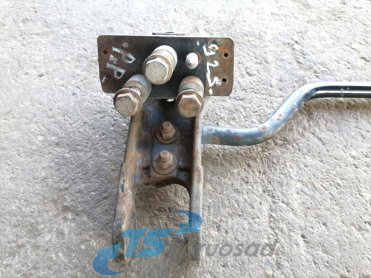 Volvo Cab anti roll bar 20757640 - Kabin süspansiyonu - Kamyon: fotoğraf 3 Volvo Cab anti roll bar 20757640 - Kabin süspansiyonu - Kamyon: fotoğraf 3