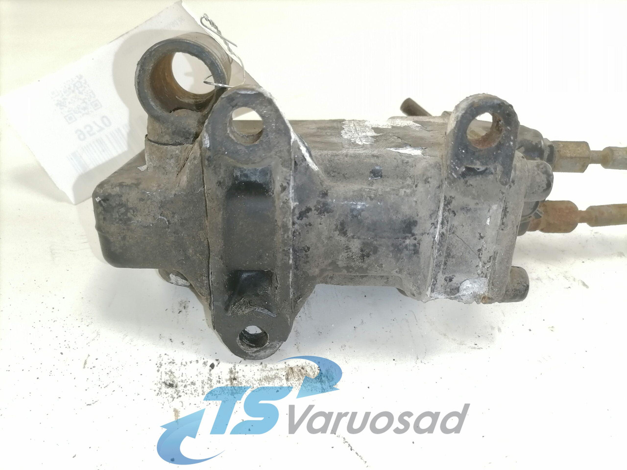 Volvo Cab tilting pump 20711127 - Kabin süspansiyonu - Kamyon: fotoğraf 3 Volvo Cab tilting pump 20711127 - Kabin süspansiyonu - Kamyon: fotoğraf 3