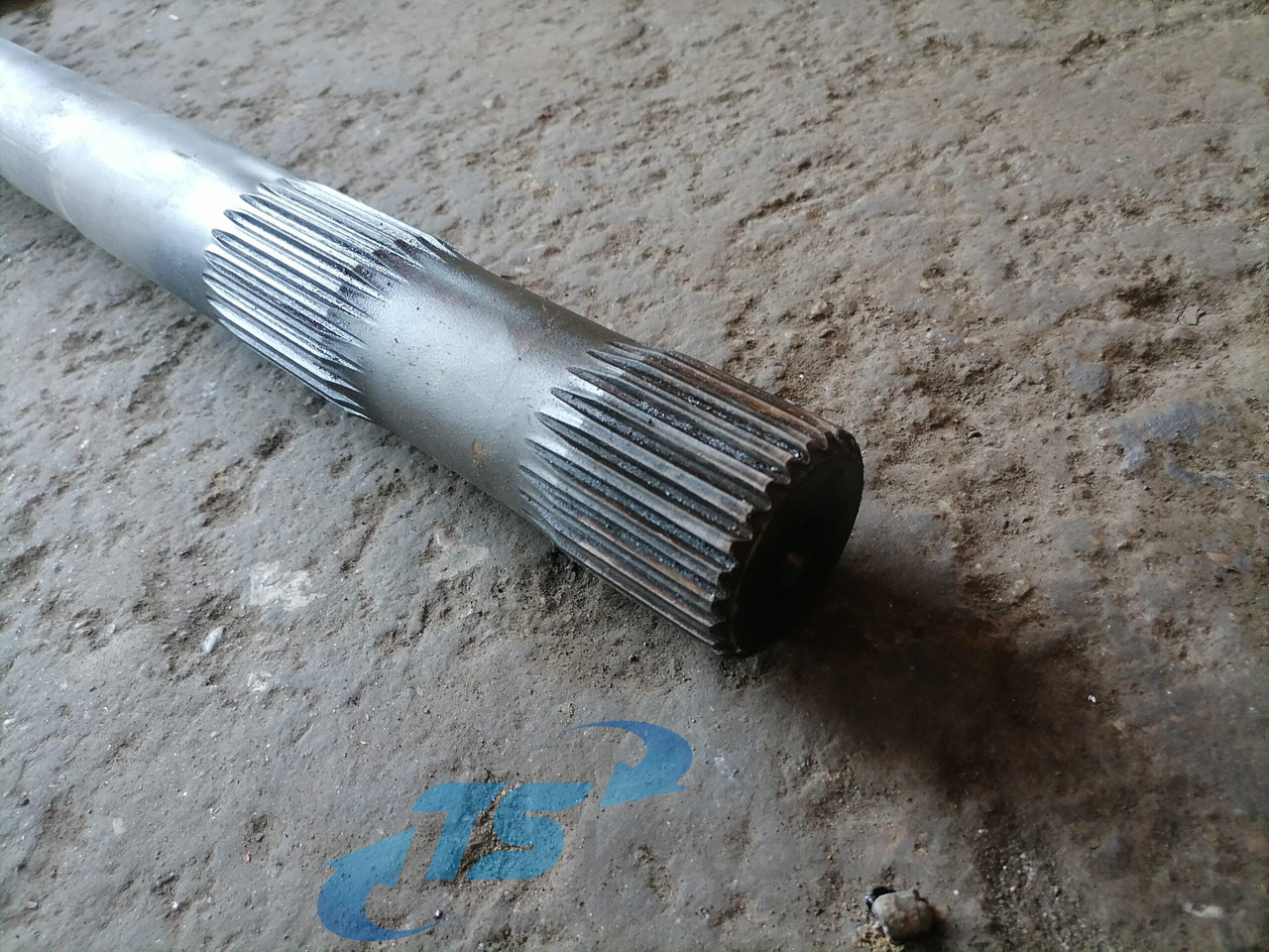 Volvo Drive shaft 1524628 - Aks mili - Kamyon: fotoğraf 2 Volvo Drive shaft 1524628 - Aks mili - Kamyon: fotoğraf 2