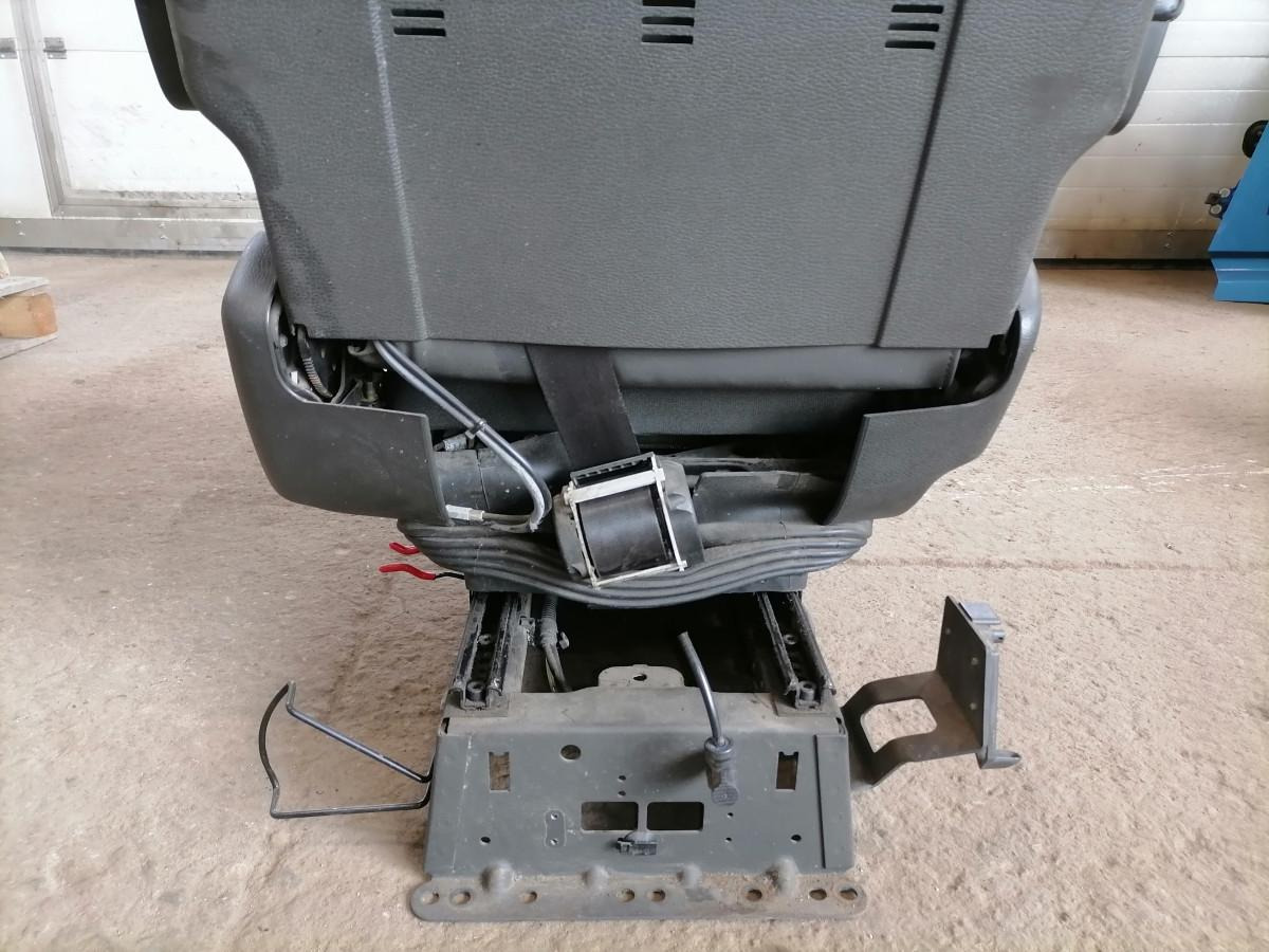 Volvo Driver seat 22039408 - Koltuk - Kamyon: fotoğraf 5 Volvo Driver seat 22039408 - Koltuk - Kamyon: fotoğraf 5