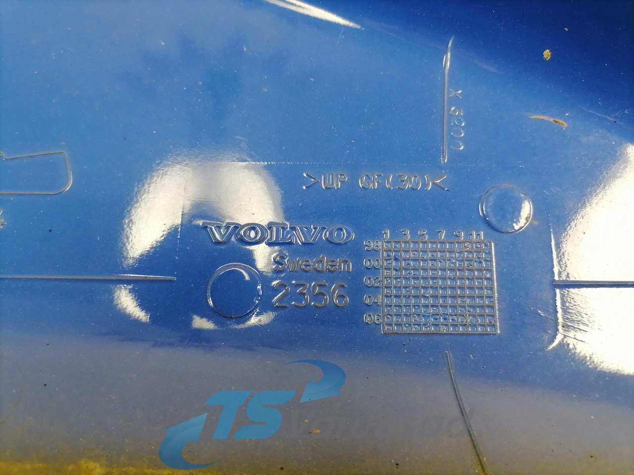 Volvo Kabiini tuulesuunaja, ülemine vasak 3175174 - Aerodinamik/ Spoylerler - Kamyon: fotoğraf 3 Volvo Kabiini tuulesuunaja, ülemine vasak 3175174 - Aerodinamik/ Spoylerler - Kamyon: fotoğraf 3