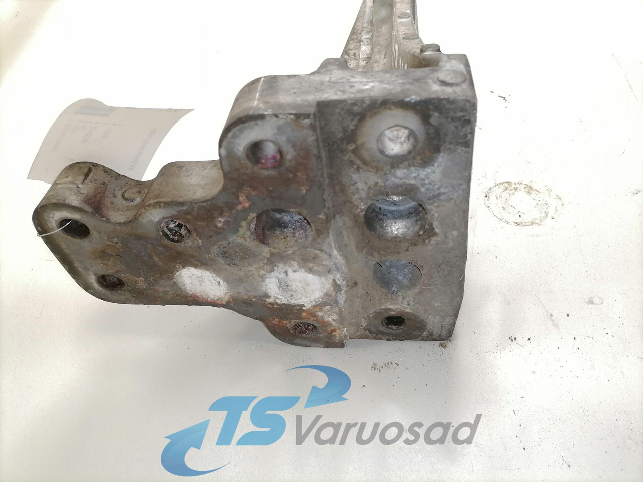 Volvo Muffler carrier 22495196 - Susturucu - Kamyon: fotoğraf 3 Volvo Muffler carrier 22495196 - Susturucu - Kamyon: fotoğraf 3