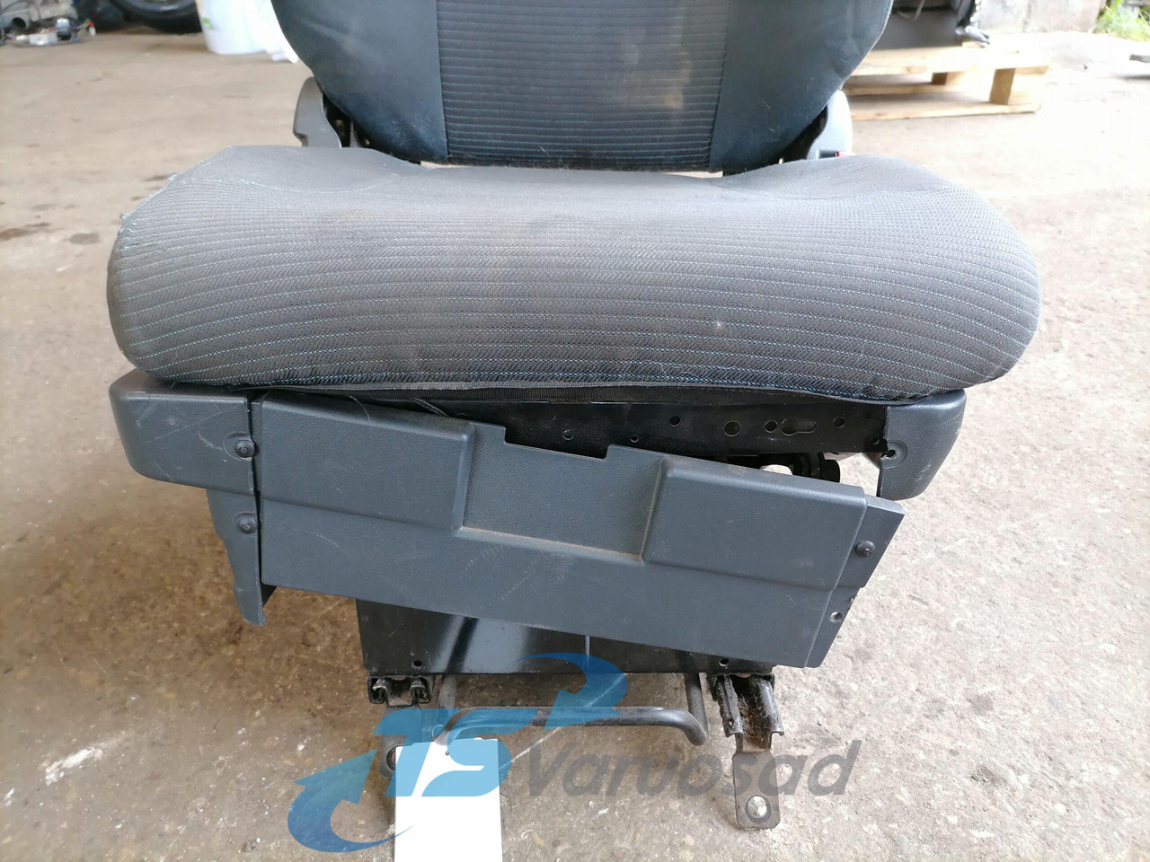 Volvo Passenger seat 7420862569 - Koltuk - Kamyon: fotoğraf 4 Volvo Passenger seat 7420862569 - Koltuk - Kamyon: fotoğraf 4