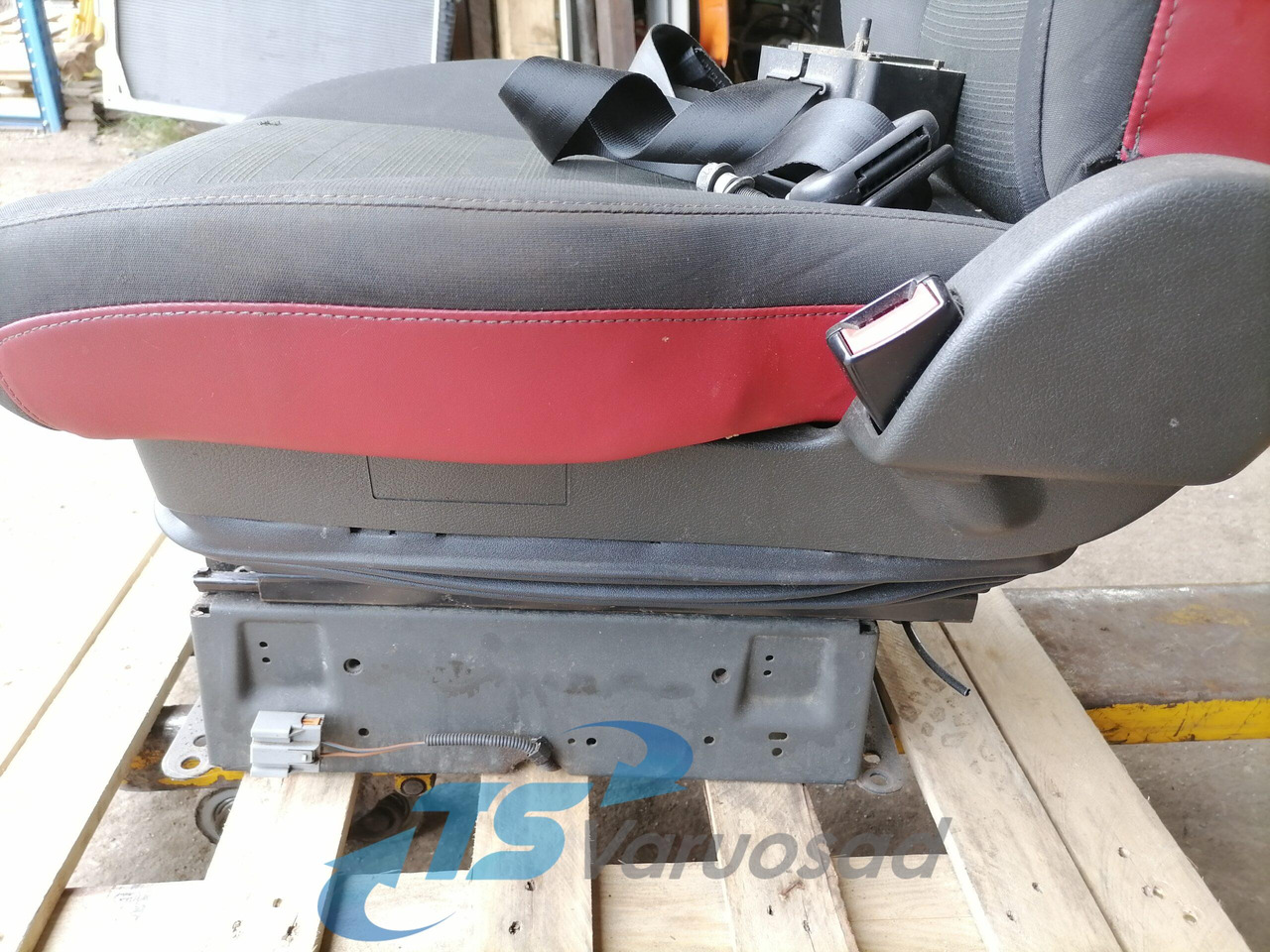 Volvo Passenger seat 82201647 - Koltuk - Kamyon: fotoğraf 3 Volvo Passenger seat 82201647 - Koltuk - Kamyon: fotoğraf 3