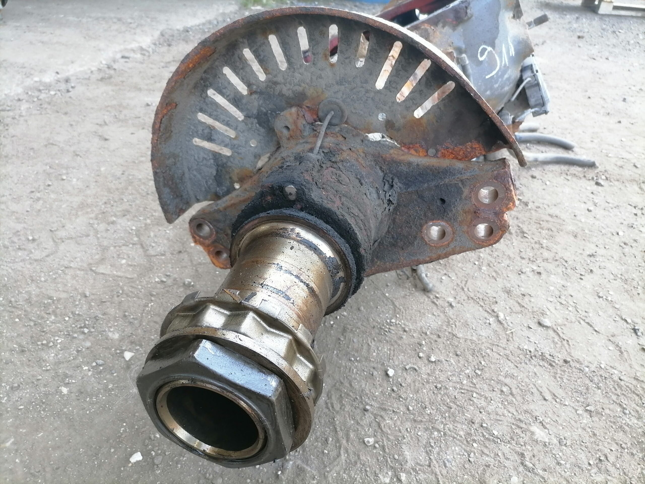 Volvo Rear axel housing 3192474 - Aks ve yedek parça - Kamyon: fotoğraf 4 Volvo Rear axel housing 3192474 - Aks ve yedek parça - Kamyon: fotoğraf 4