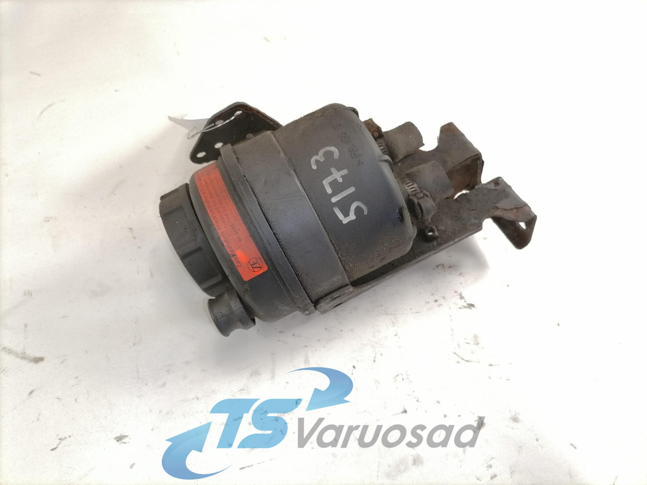 Volvo Steering oil tank+ bracket 1592945 - Direksiyon hortumu - Kamyon: fotoğraf 1 Volvo Steering oil tank+ bracket 1592945 - Direksiyon hortumu - Kamyon: fotoğraf 1