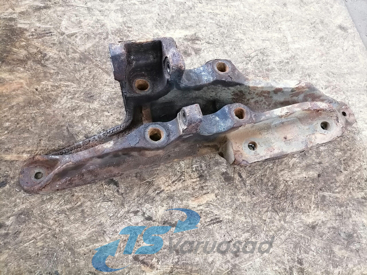 Volvo Volvo drive axle / axle mounting / airbag carrier 20428752 - Aks ve yedek parça - Kamyon: fotoğraf 2 Volvo Volvo drive axle / axle mounting / airbag carrier 20428752 - Aks ve yedek parça - Kamyon: fotoğraf 2