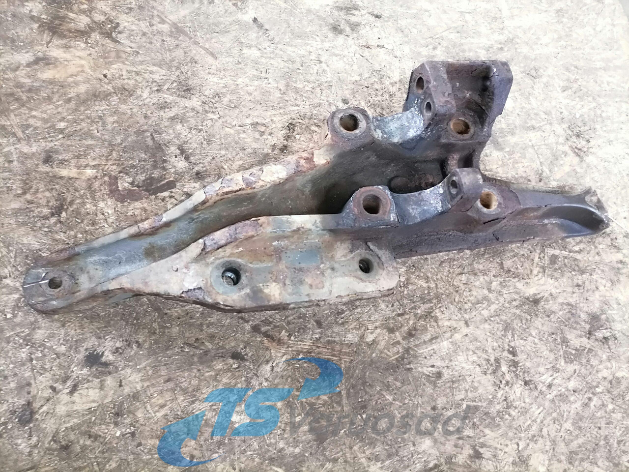 Volvo Volvo drive axle / axle mounting / airbag carrier 20428753 - Aks ve yedek parça - Kamyon: fotoğraf 2 Volvo Volvo drive axle / axle mounting / airbag carrier 20428753 - Aks ve yedek parça - Kamyon: fotoğraf 2
