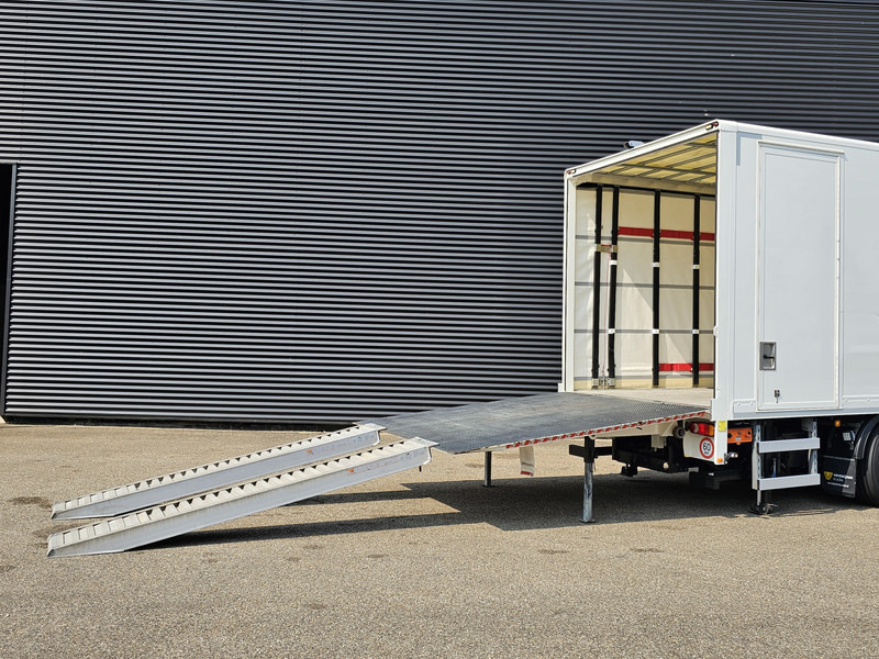 MAN TGM 26.320 / 6x2-4 / LBW / 6000kg TAIL LIFT - Kapalı kasa kamyon: fotoğraf 4 MAN TGM 26.320 / 6x2-4 / LBW / 6000kg TAIL LIFT - Kapalı kasa kamyon: fotoğraf 4