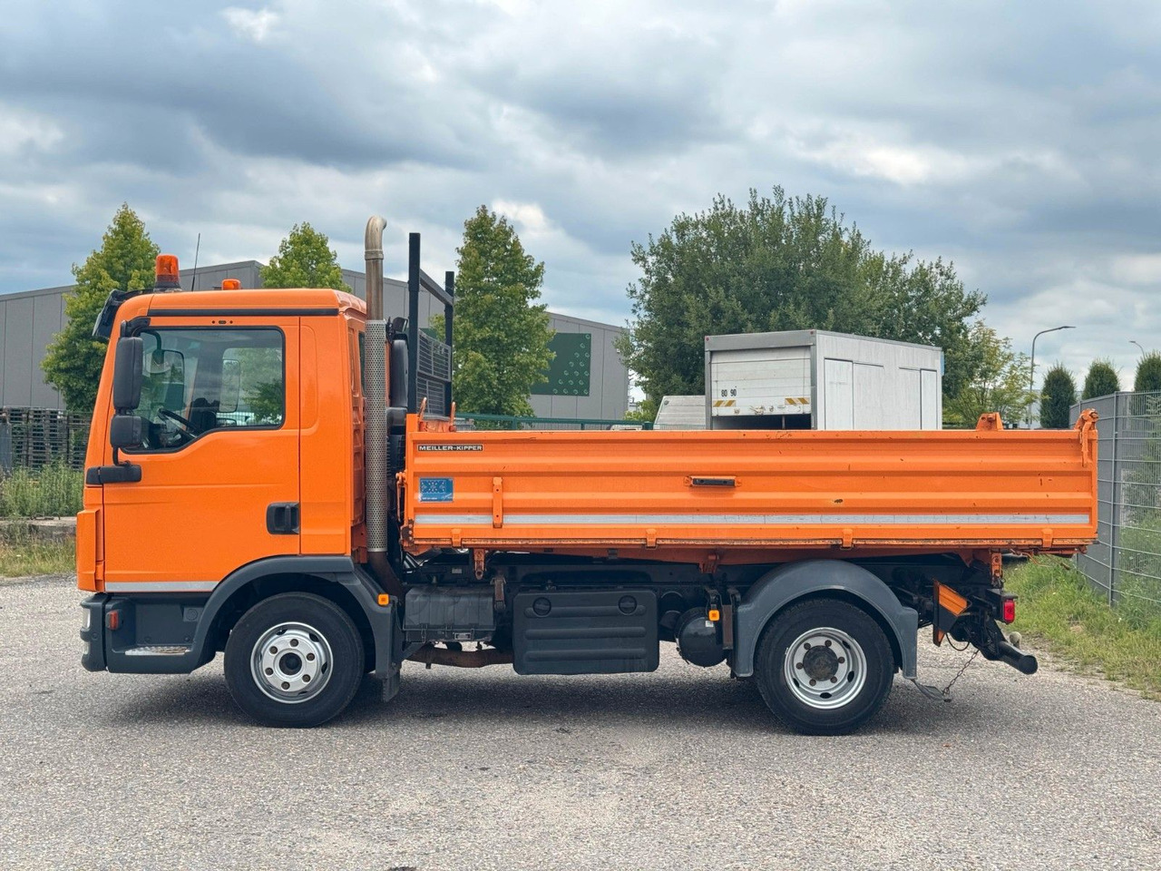 MAN 8.220 4x2 Meiller 3S. Kipper AHK Sperrdiff. TOP - Damperli kamyon: fotoğraf 3 MAN 8.220 4x2 Meiller 3S. Kipper AHK Sperrdiff. TOP - Damperli kamyon: fotoğraf 3