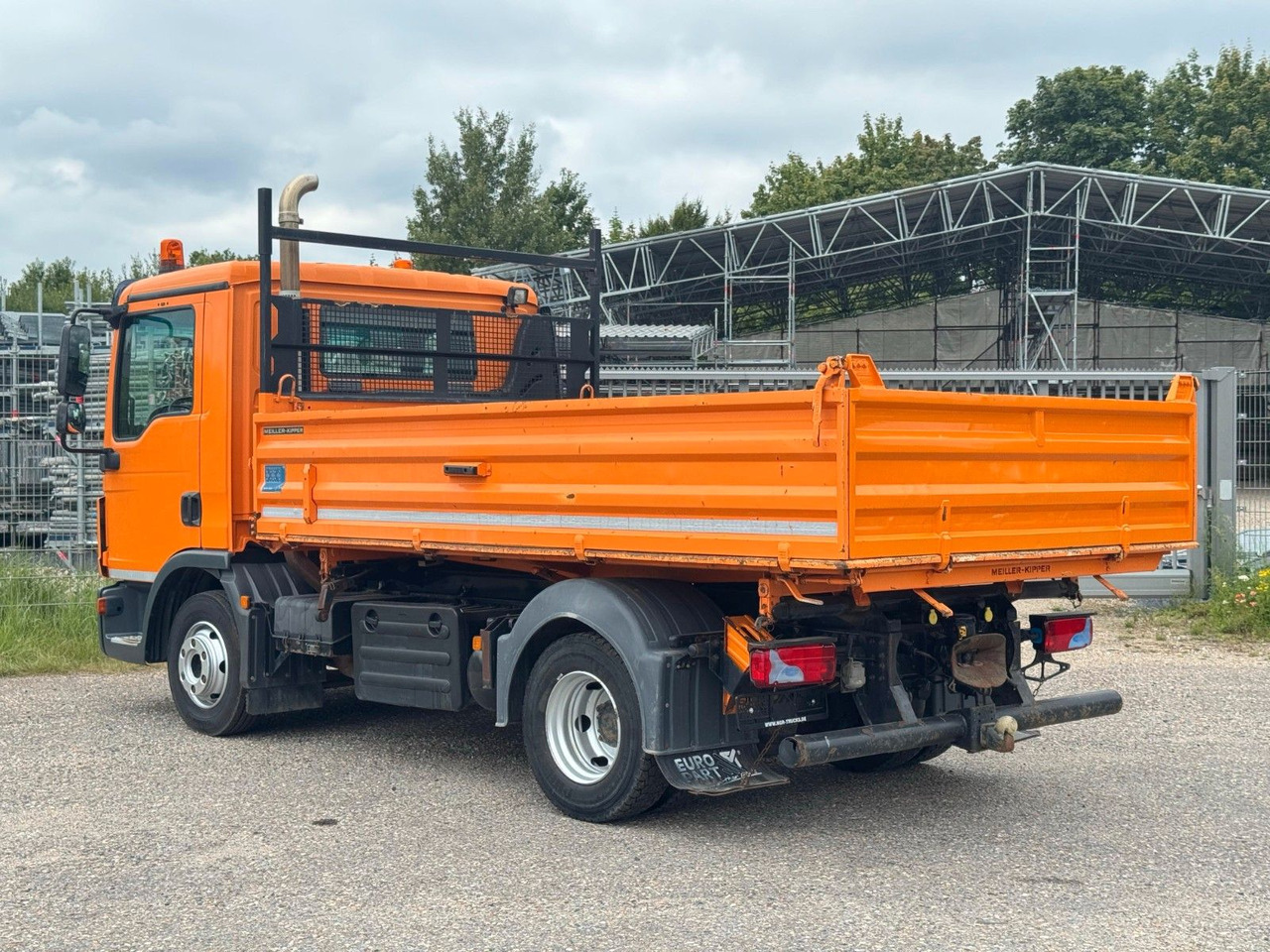 MAN 8.220 4x2 Meiller 3S. Kipper AHK Sperrdiff. TOP - Damperli kamyon: fotoğraf 4 MAN 8.220 4x2 Meiller 3S. Kipper AHK Sperrdiff. TOP - Damperli kamyon: fotoğraf 4