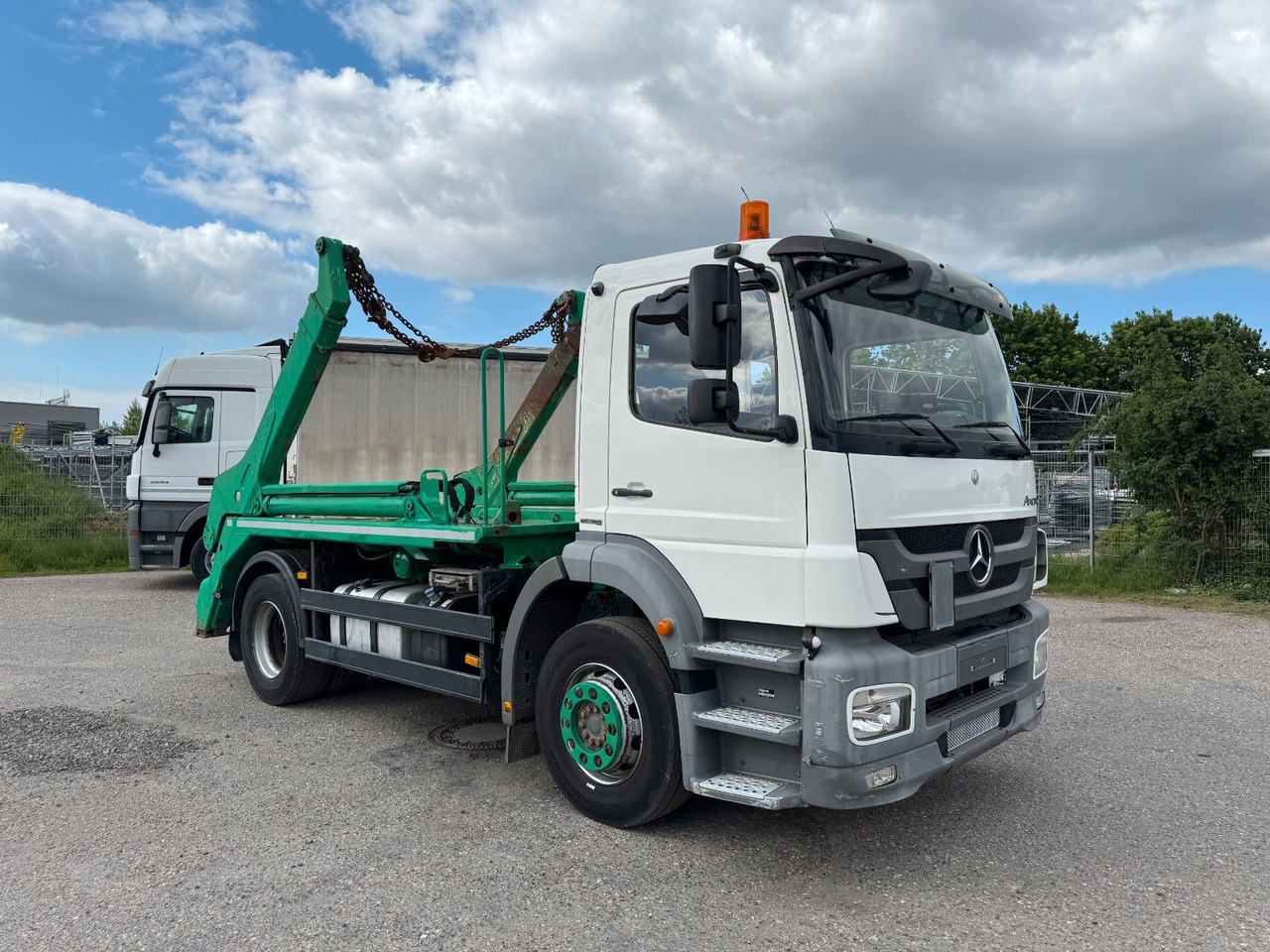 Mercedes-Benz 1833 4X2 Meiller AK 12 Absetzkipper Mercedes-Benz 1833 4X2 Meiller AK 12 Absetzkipper - Hidrolift kamyon: fotoğraf 1 Mercedes-Benz 1833 4X2 Meiller AK 12 Absetzkipper Mercedes-Benz 1833 4X2 Meiller AK 12 Absetzkipper - Hidrolift kamyon: fotoğraf 1