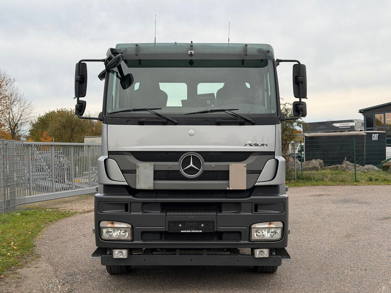 Mercedes-Benz 2540 L 6x2 Palfinger T20 mit hydr. Containerverr - Kancalı yükleyici kamyon: fotoğraf 5 Mercedes-Benz 2540 L 6x2 Palfinger T20 mit hydr. Containerverr - Kancalı yükleyici kamyon: fotoğraf 5