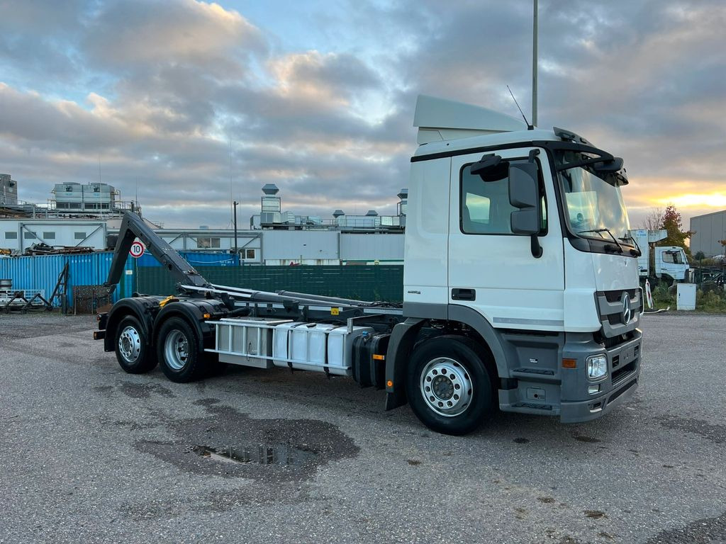 Mercedes-Benz 2541 6X2 Meiller Funk Zustand wie 200 tkm Mercedes-Benz 2541 6X2 Meiller RK 20.65 Funk | Top Zustand! - Kancalı yükleyici kamyon: fotoğraf 3 Mercedes-Benz 2541 6X2 Meiller Funk Zustand wie 200 tkm Mercedes-Benz 2541 6X2 Meiller RK 20.65 Funk | Top Zustand! - Kancalı yükleyici kamyon: fotoğraf 3