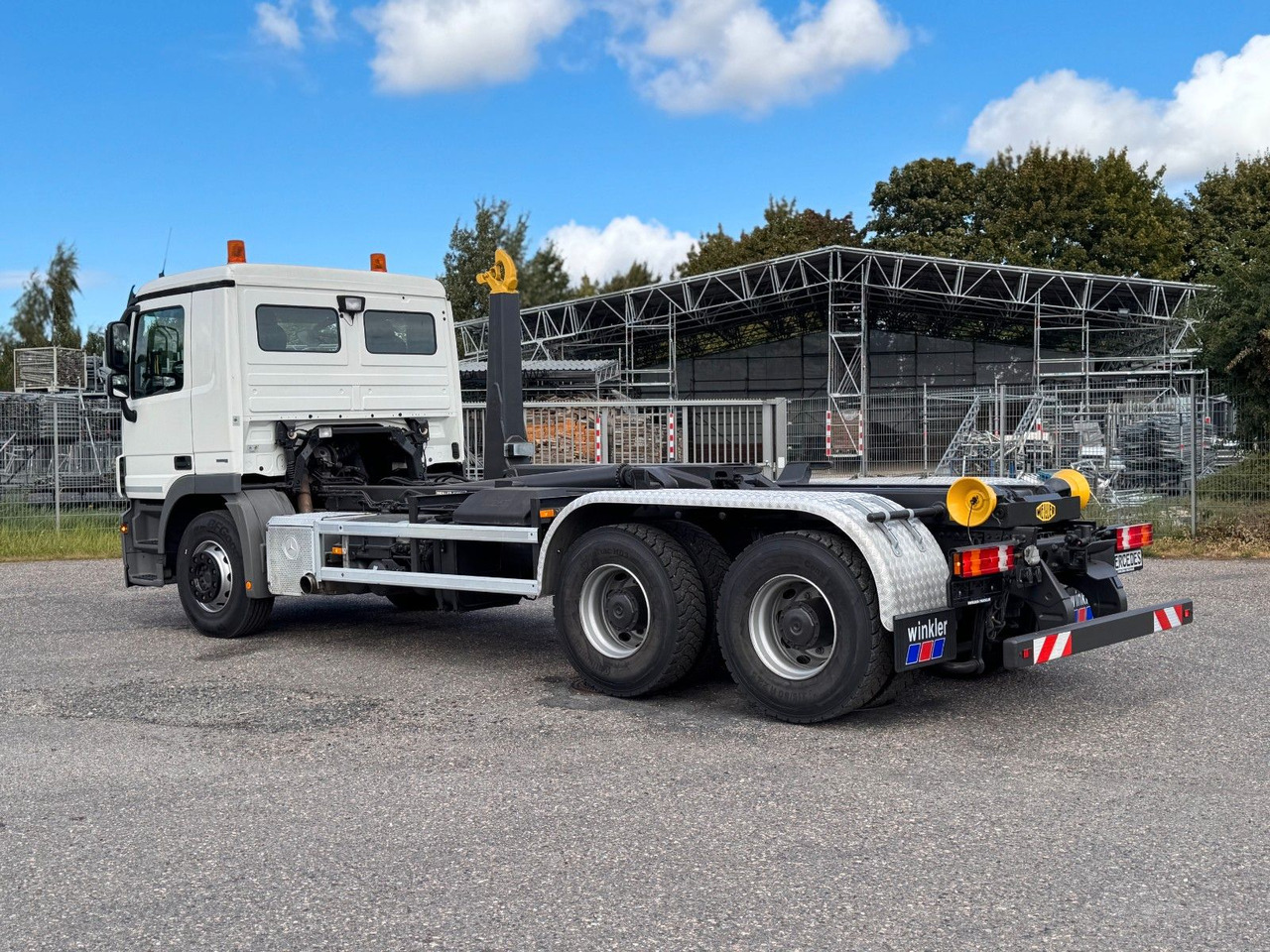 Mercedes-Benz 2641 6X4 Retarder Meiller mit Funk Top Zust - Kancalı yükleyici kamyon: fotoğraf 1 Mercedes-Benz 2641 6X4 Retarder Meiller mit Funk Top Zust - Kancalı yükleyici kamyon: fotoğraf 1
