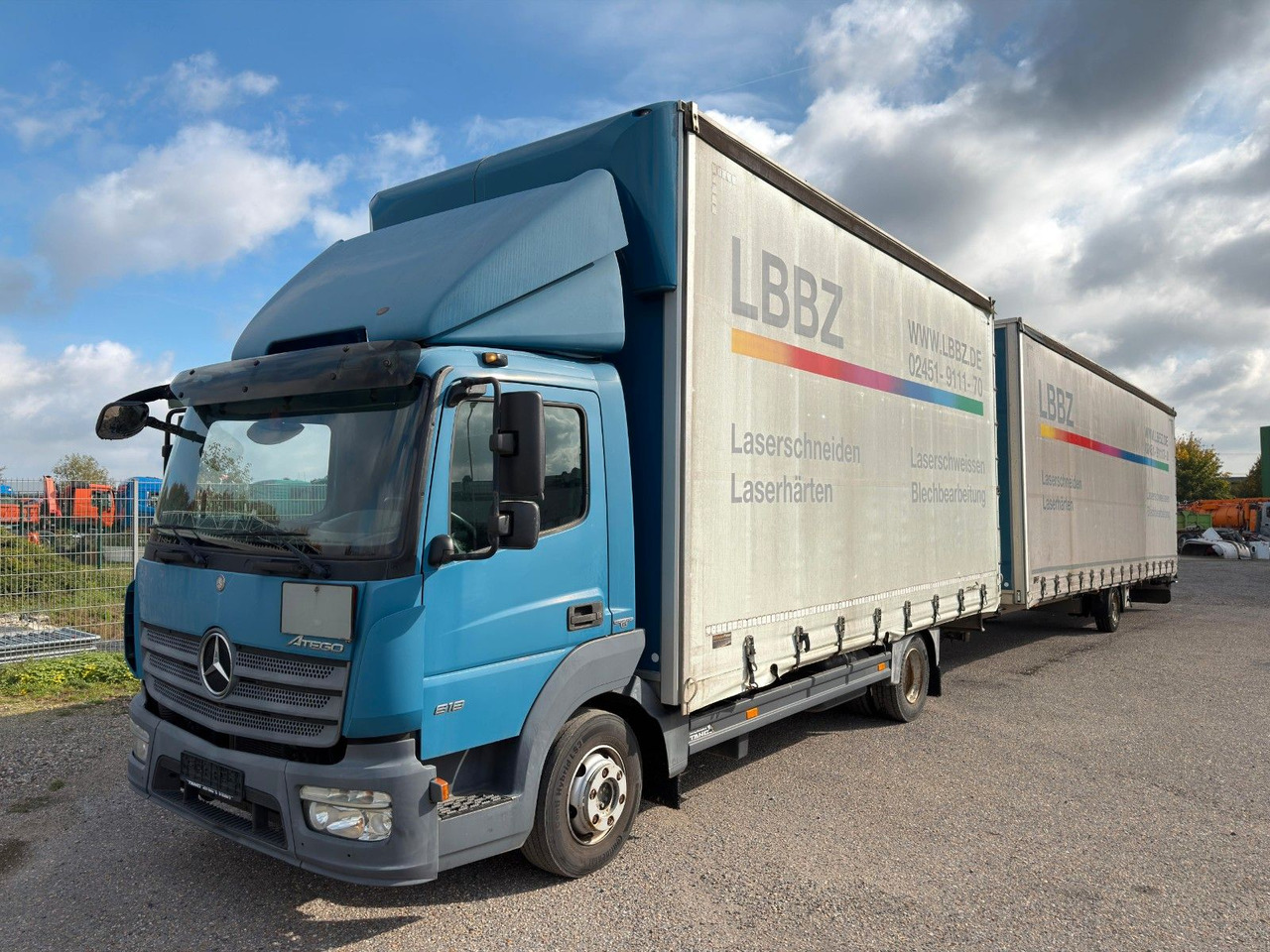 Mercedes-Benz 818 4X2 Pritsche & Plane & Tang Pritsche & Plane Mercedes-Benz 818 4X2 Pritsche & Plane & Tang Pritsche & Plane - Tenteli kamyonet: fotoğraf 1 Mercedes-Benz 818 4X2 Pritsche & Plane & Tang Pritsche & Plane Mercedes-Benz 818 4X2 Pritsche & Plane & Tang Pritsche & Plane - Tenteli kamyonet: fotoğraf 1